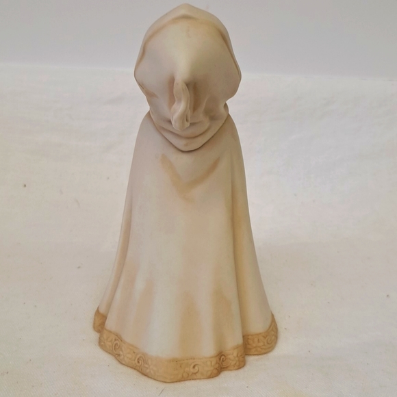 Vintage 1973 stamped  "CYBIS "Little Red Riding Hood porcelain figurine - Picture 5 of 8